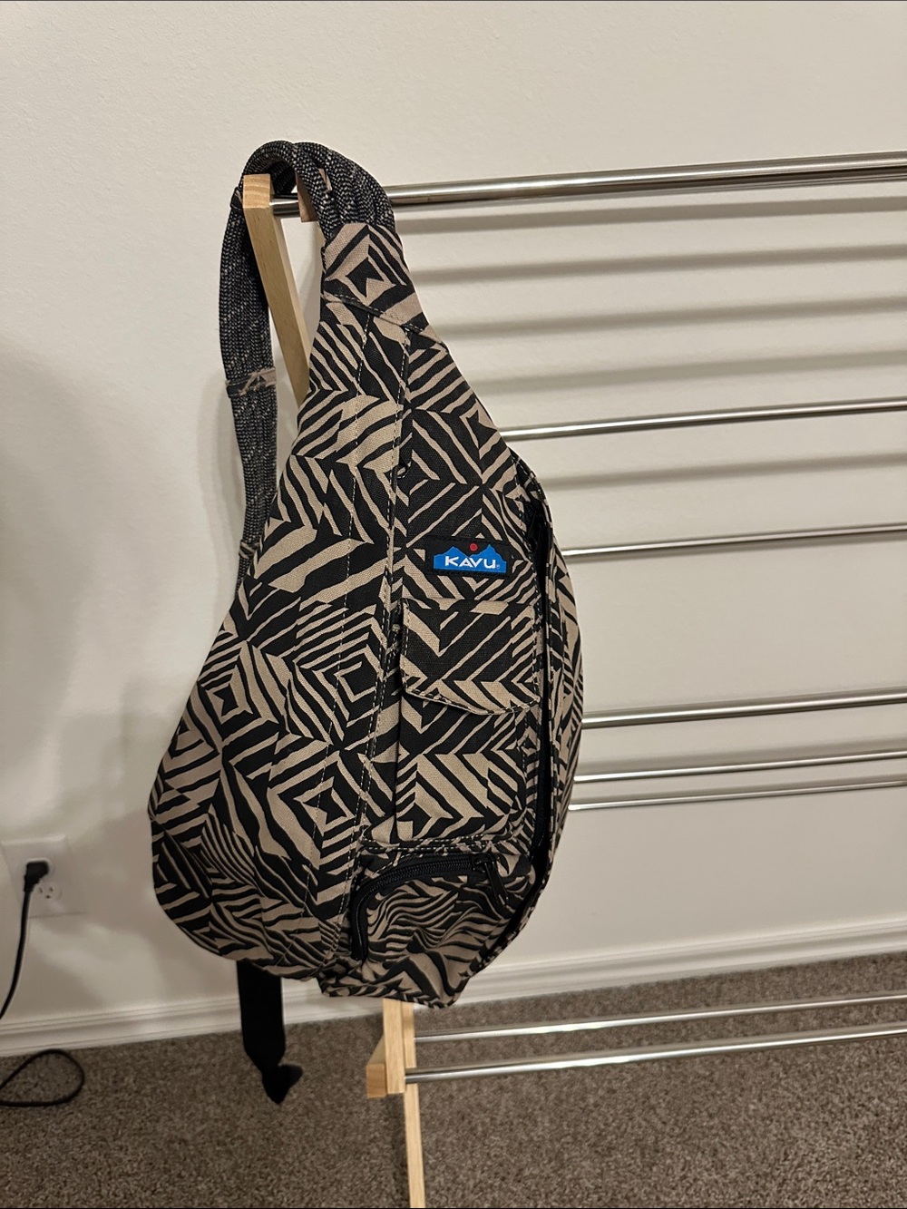 Kavu Tan & Black Geometric Sling Bag